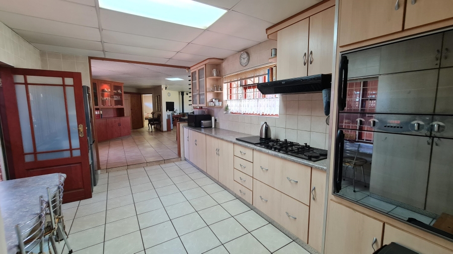 6 Bedroom Property for Sale in Bainsvlei Free State